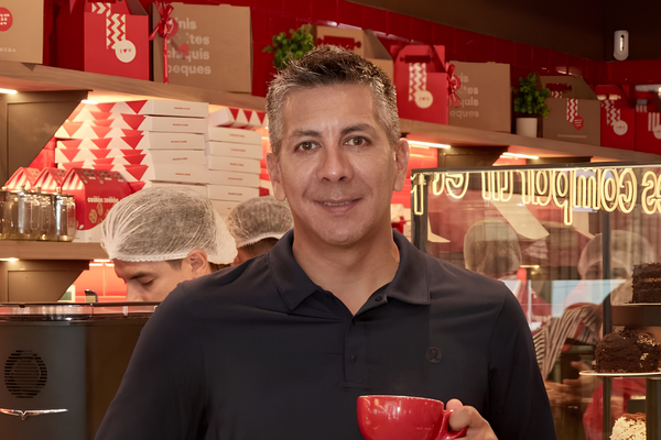 Carlos Armando de la Flor