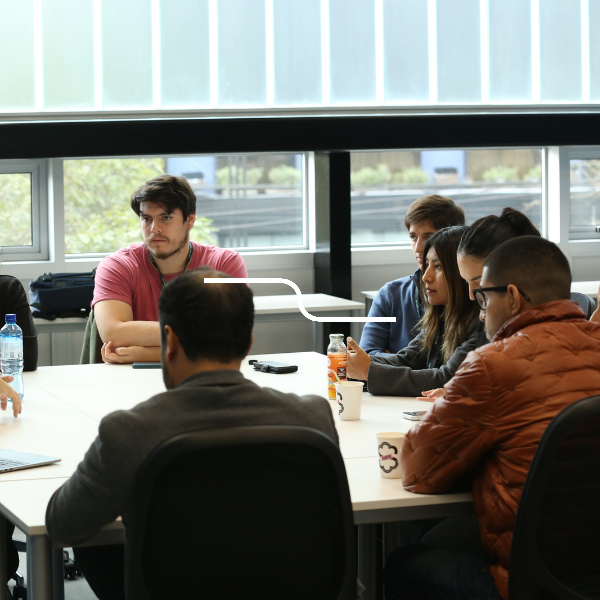 Contenido Plus: talleres, mesas de trabajo y networking